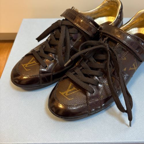 モノグラム　スニーカー