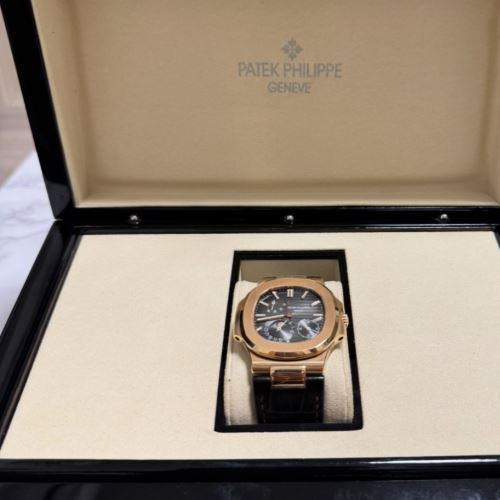 パテックフィリップ ノーチラス パ Ref. 5712R