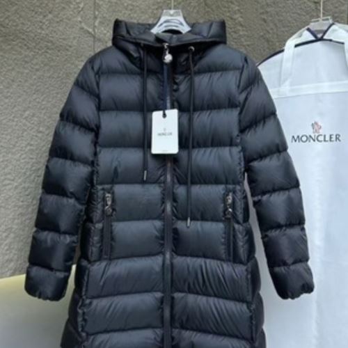 モンクレールのスイエン（SUYEN）ロングダウンジャケットです。