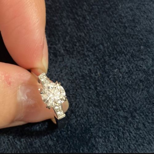 ハリー・ウィンストン トリストリング