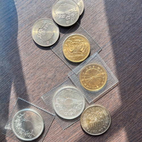 天皇陛下御在位60年記念10万円金貨