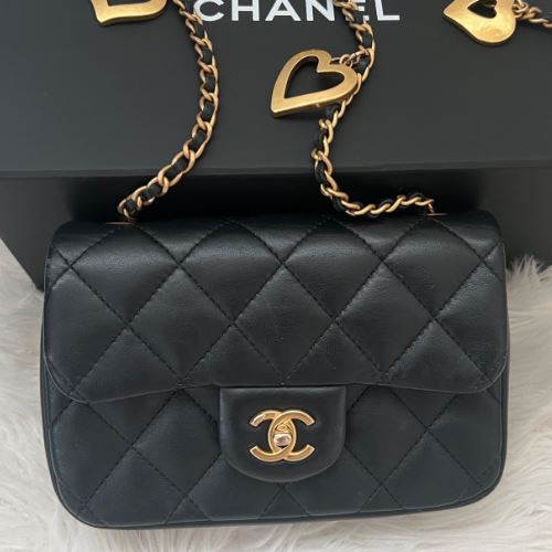 シャネルマトラッセミニフラップバッグ ハートチェーン