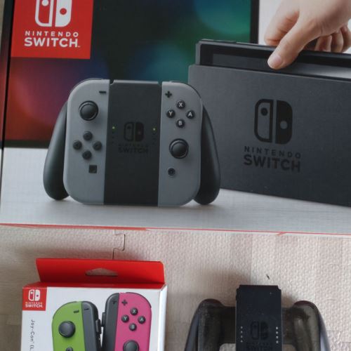 switch本体、ジョイコン