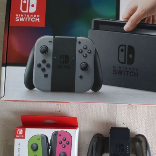 switch本体、ジョイコン