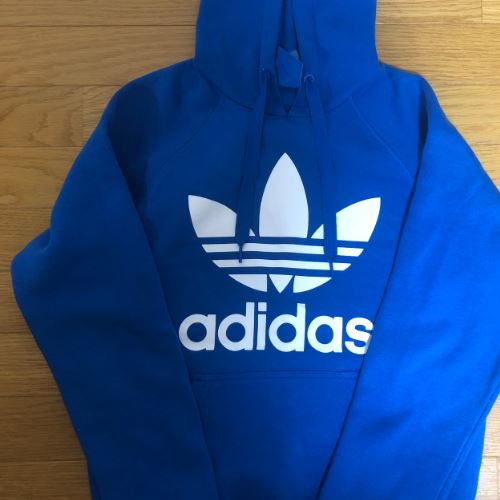 adidasパーカー青