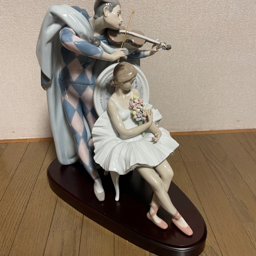 リヤドロ 恋するアルルカンの画像