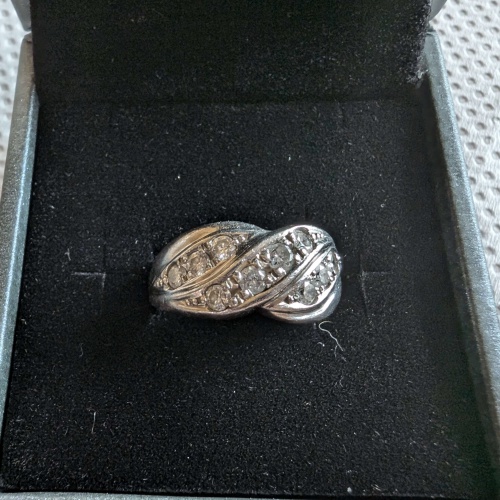 プラチナ ダイヤ リングの画像