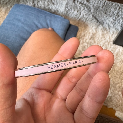 HERMES ユニ バングル ピンク ステンレスの画像