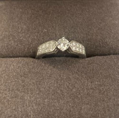 プリュム　ショーメ