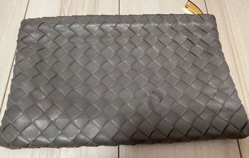 イントレチャートレザー　ミディアムポーチ