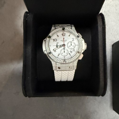 ビッグ・バン スチール ホワイト パヴェ