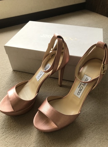 ジミーチュウ パンプス