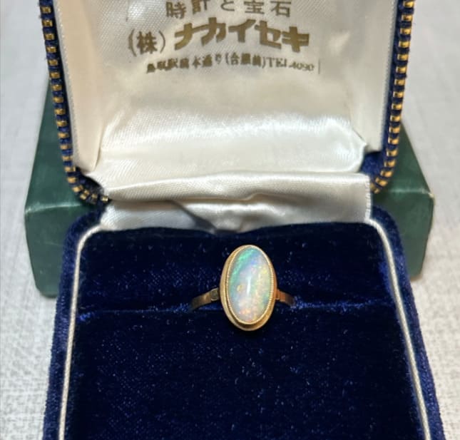 指輪の台座