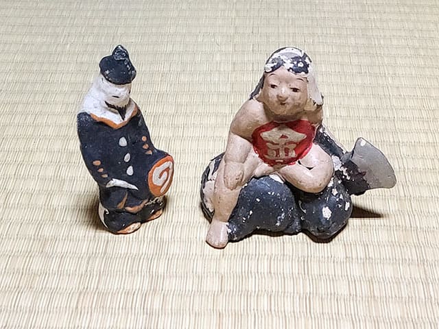 土人形などの民芸品や古道具