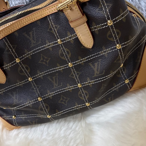 リヴェットトートバッグ