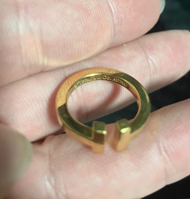 ティファニー スクエアリング イエローゴールド