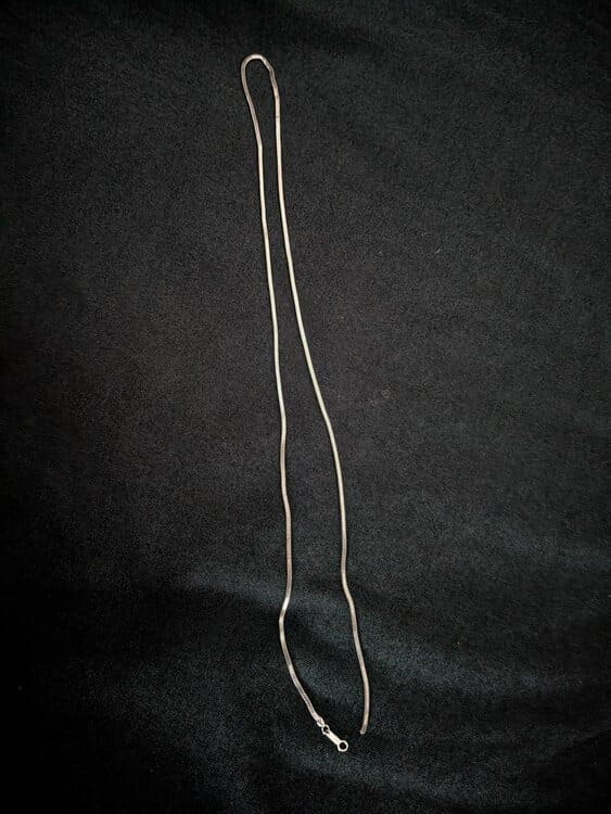 18K　ホワイトゴールド　ネックレス　切れている