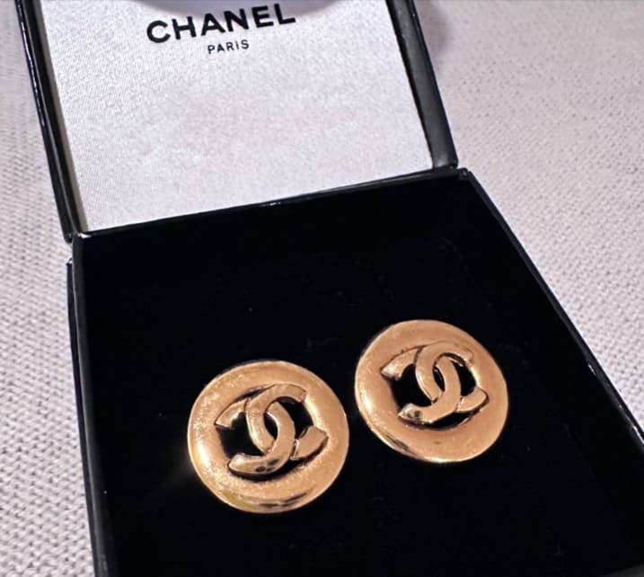 シャネル　ゴールドメッキピアス