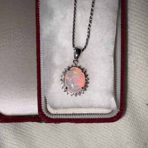 オパールネックレス