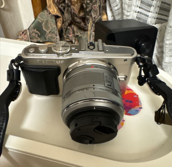 OLYMPUS PEN lite