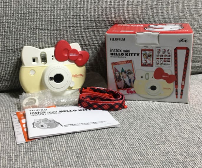 富士フィルム　instax mini ハローキティー　チェキ