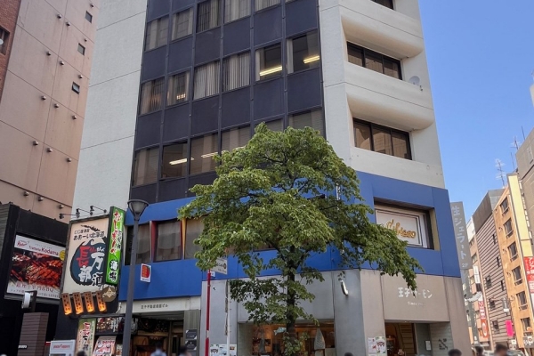 アルトル 銀座店が入る王子不動産銀座ビルの外観