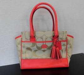 COACH シグネチャーキャンバスバッグ