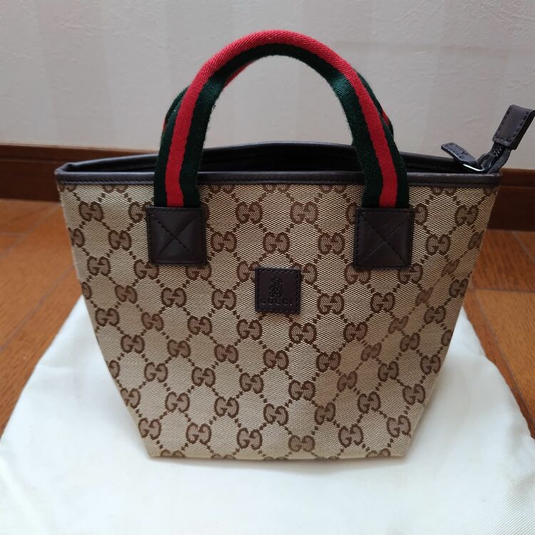 グッチ F012858934