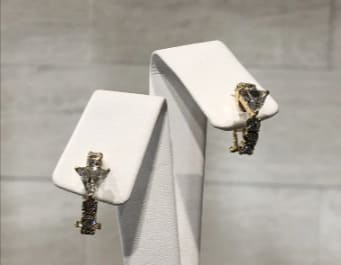 トリリアントカットダイヤピアス