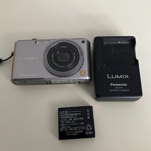 LUMIX DMC-FX100