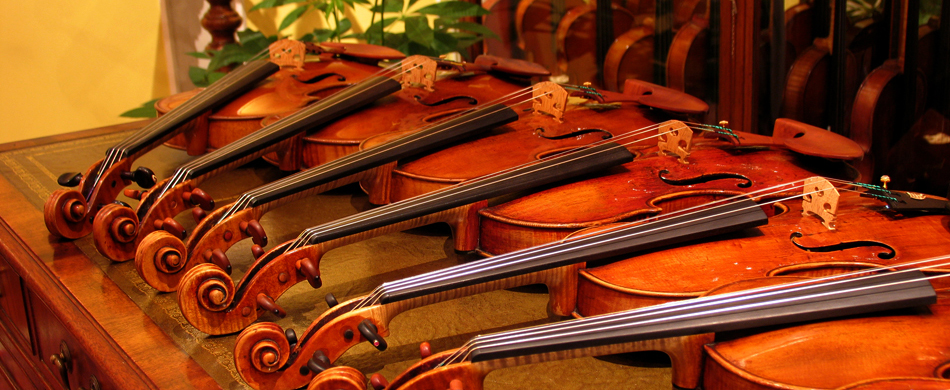 本物のヴァイオリンを見抜く目。日本弦楽器の魅力を分析